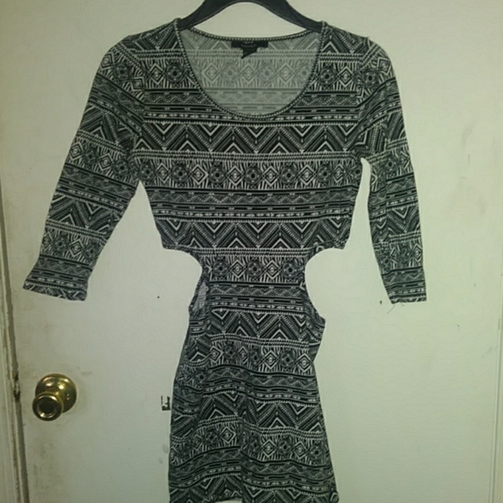 Forever 21 cut out dress